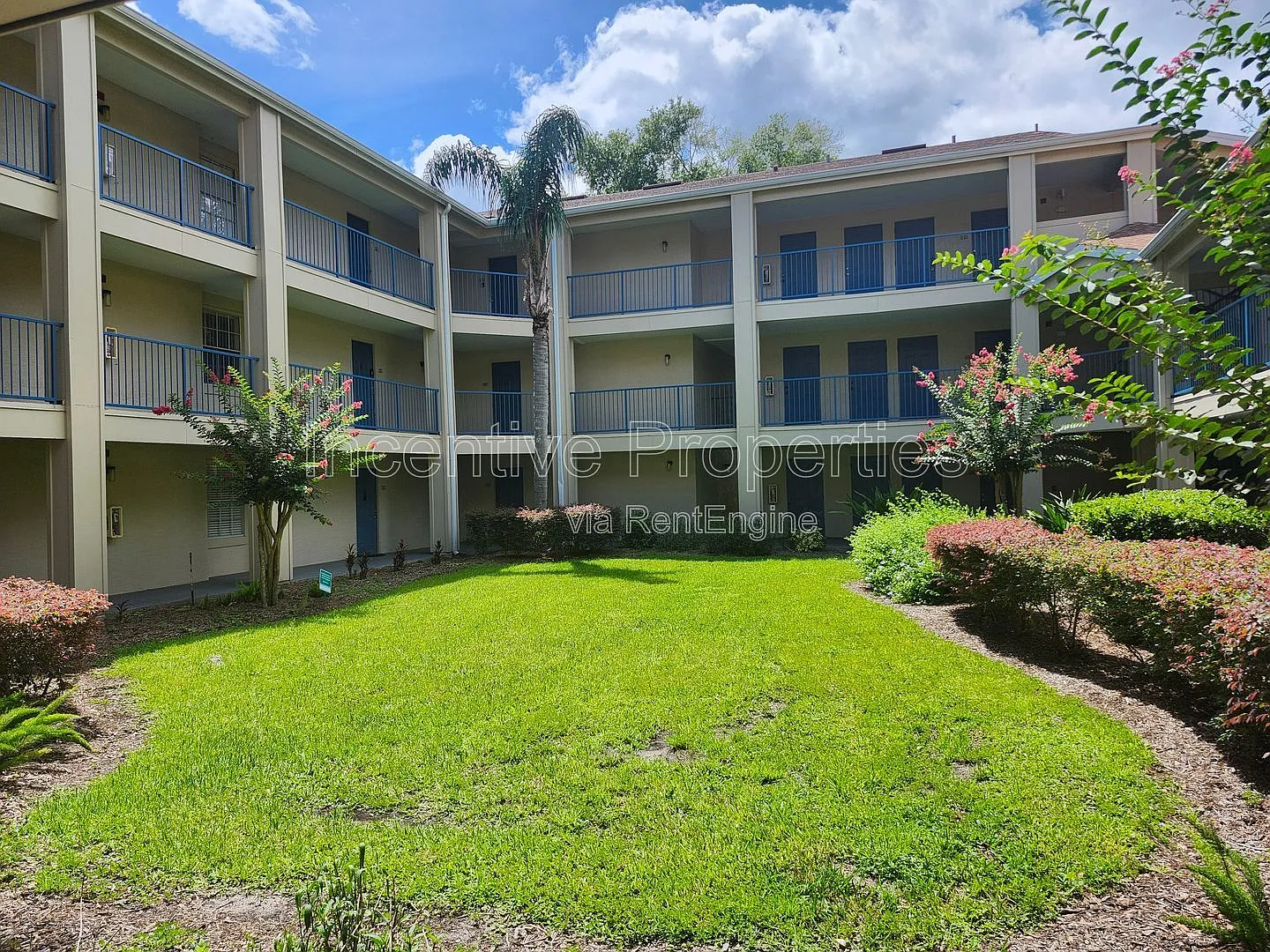 2 bed, 2.0 bath, 1080 sqft, $1,649 — Photo 2