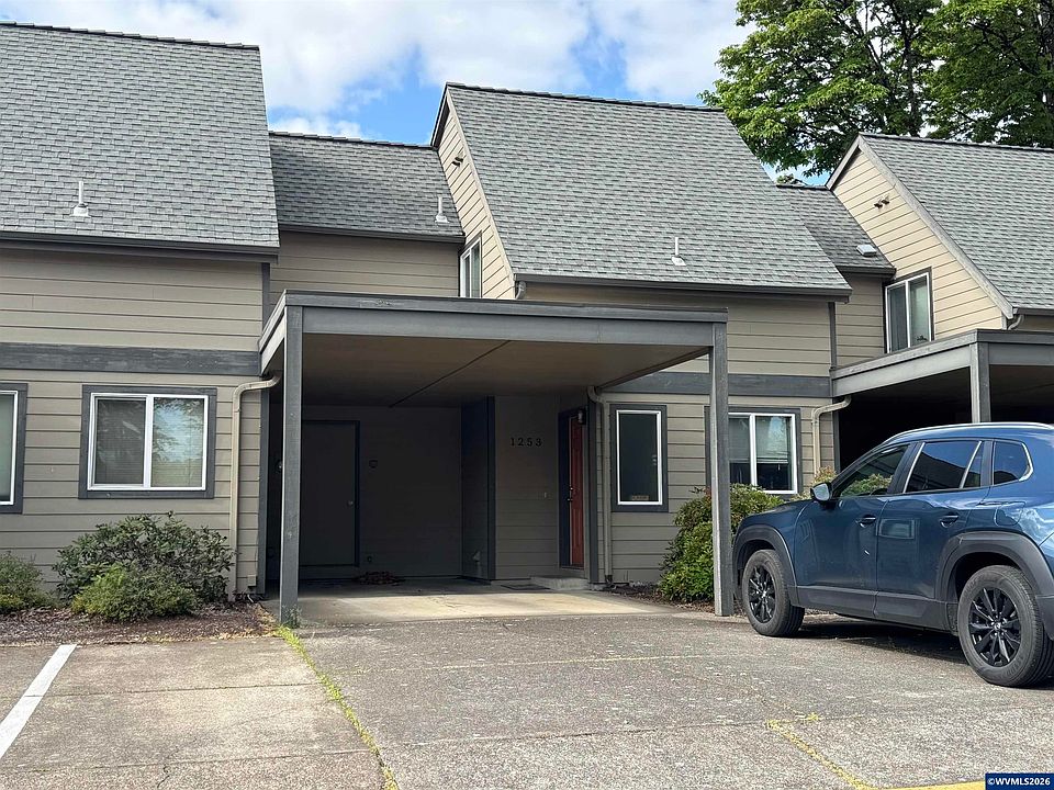 1st image of 1253 SW Maple Tree Ct