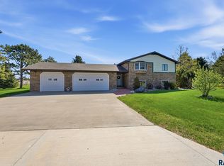26574 466th Ave, Sioux Falls, SD 57106