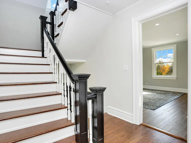 5 Lenox Dr #B — Photo 6