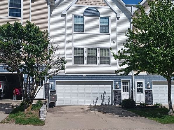 1243 SE Village View Ln