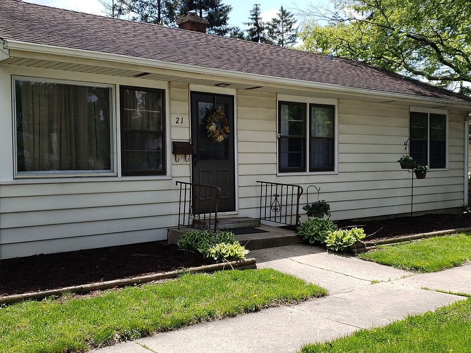 1st image of 21 E Oak St