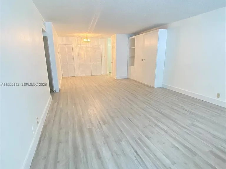 9225 Collins Ave #706 — Photo 7