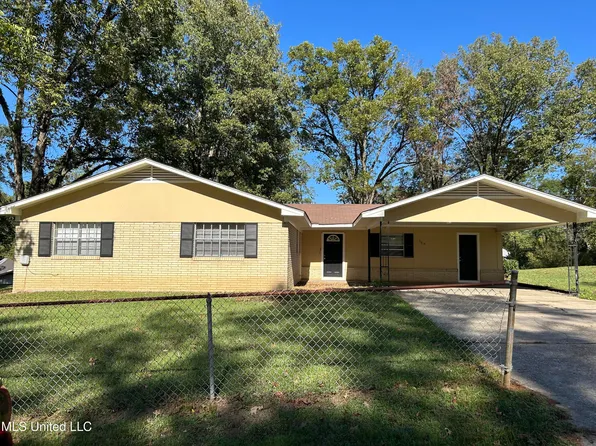 300 Woodland Dr, Edwards, MS 39066
