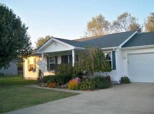 390 Valley View Dr, Vine Grove, KY 40175