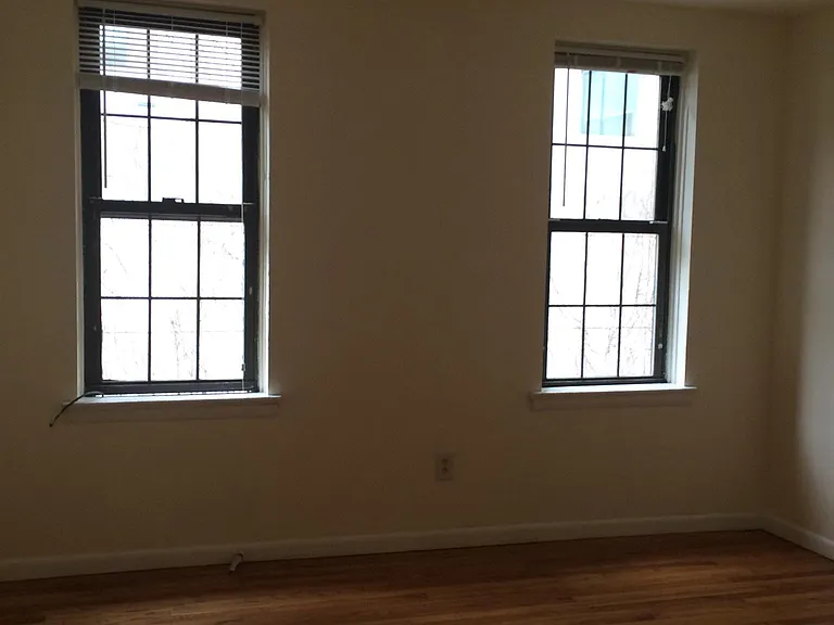 212 N Clarion St — Photo 18
