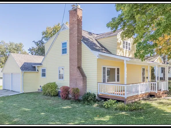 615 Buck St, New London, WI 54961