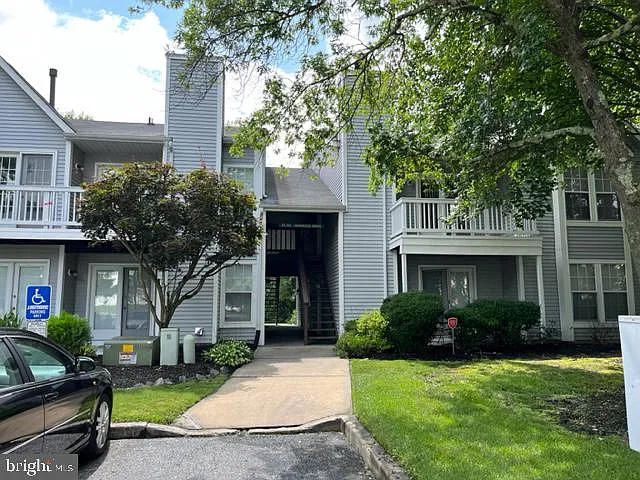 2 bed, 930 sqft, $2,000 — Photo 1