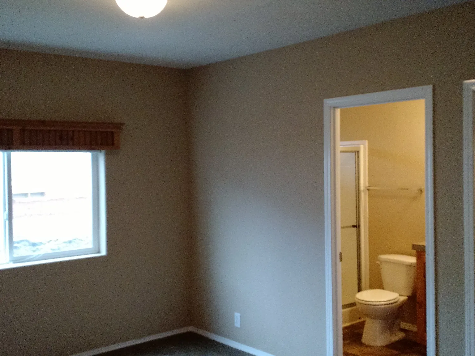 Fenced 3br/2ba Twin Home With 1 Car Garage! — Photo 3