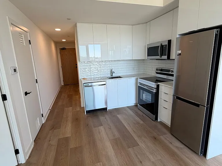 33 Erie Ave #602 — Photo 14