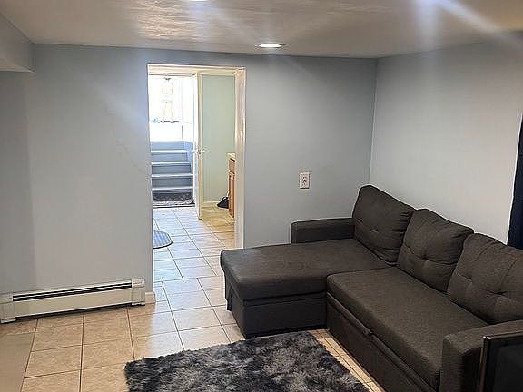 5th image of 255 Cochran Pl