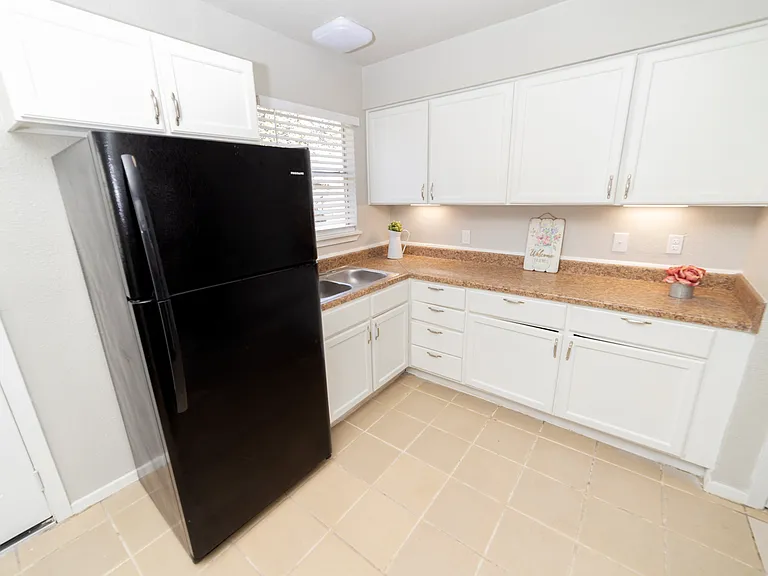 115 Dafoste Ave — Photo 6