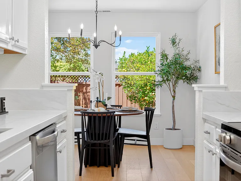 726 Buena Vista Pl — Photo 40