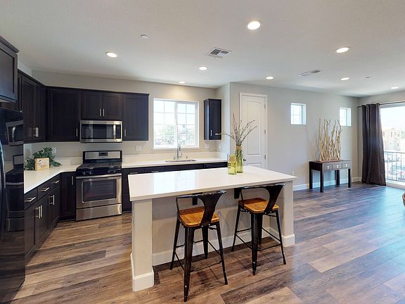 Bristol Townhome - Int1