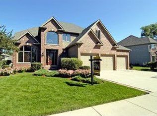 2256 Red Maple Ln, Aurora, IL 60502