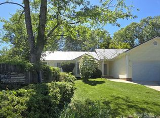 15 Primrose Ln, Asheville, NC 28805