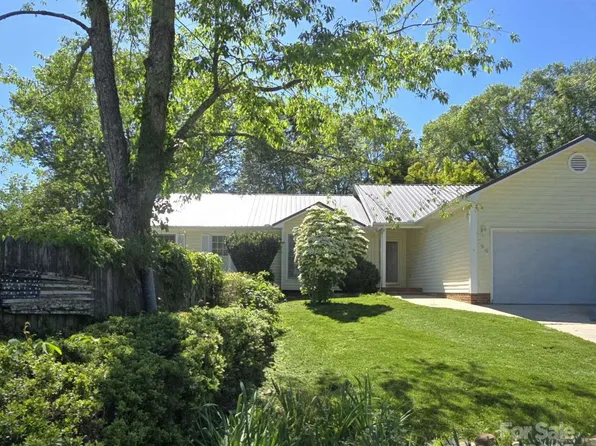 15 Primrose Ln, Asheville, NC 28805