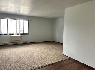 8845 41st Ave APT 9, Kenosha, WI 53142