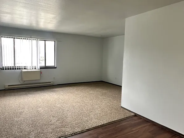 8845 41st Ave APT 9, Kenosha, WI 53142