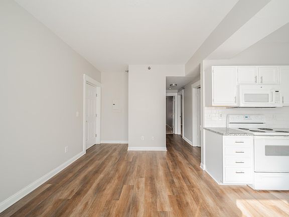 4th image of 234 E 9th St APT 102
