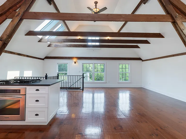 200 Whitfield St — Photo 11