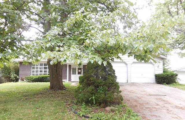 19020 Loras Ln photo 1