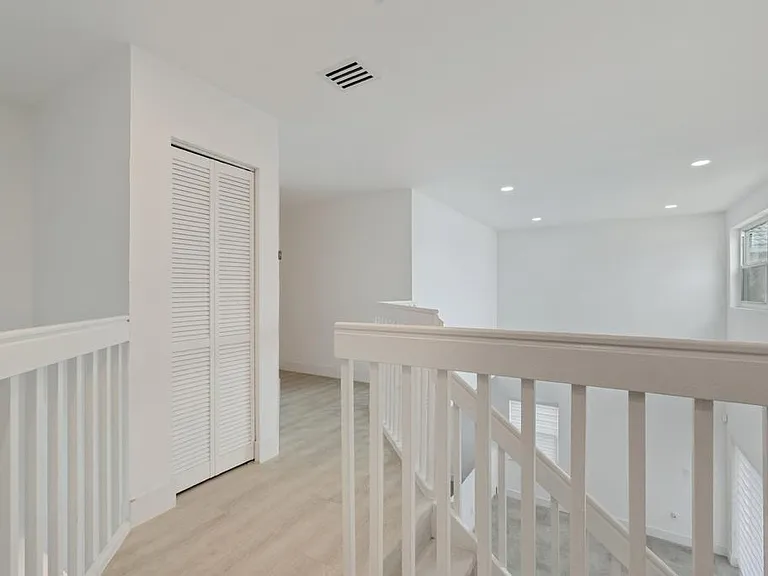 20541 SW 2nd St — Photo 8