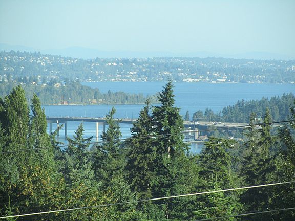 5th image of 4815 Somerset Dr SE