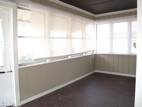 2nd image of 606 S McClun St