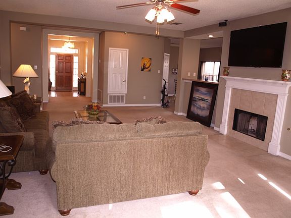 4th image of 1001 Orchard Hill Dr