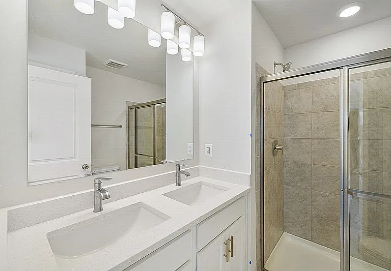 Dual sink bathroom