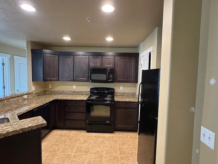 4276 S Main St — Photo 5