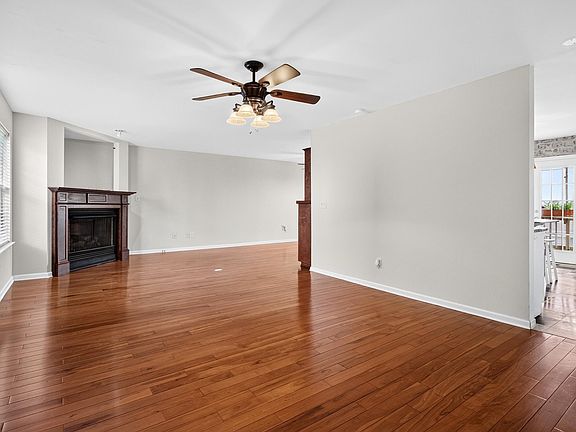 5th image of 2448 Executive Park NW