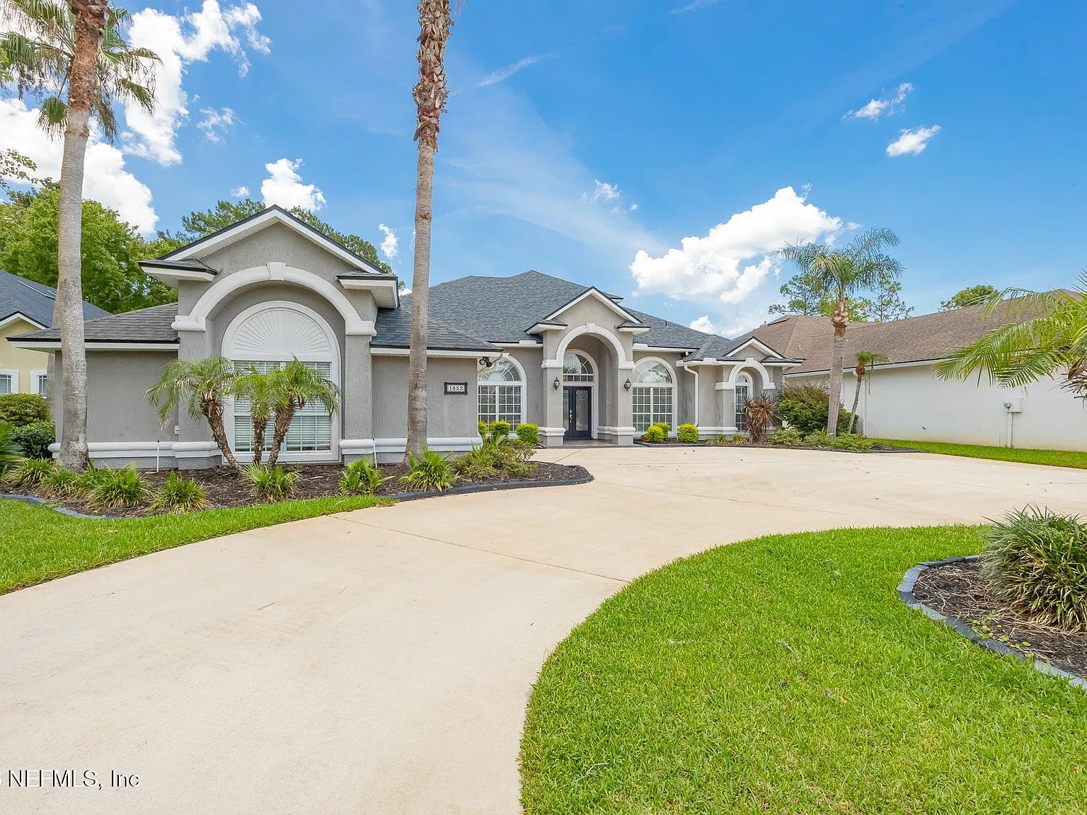 5 bed, 4.0 bath, 3585 sqft, $4,200 — Photo 3