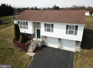 95 Glenmar Dr, Spring Grove, PA 17362