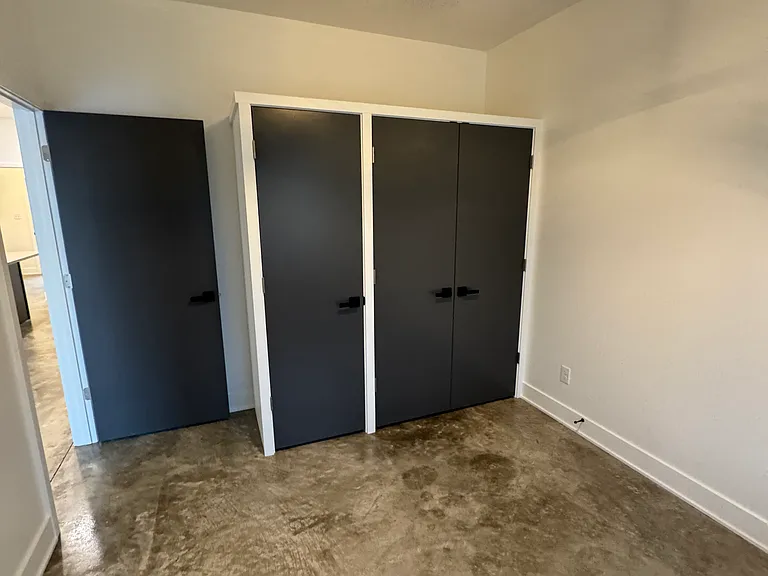 5222 Sherwin Ave — Photo 5
