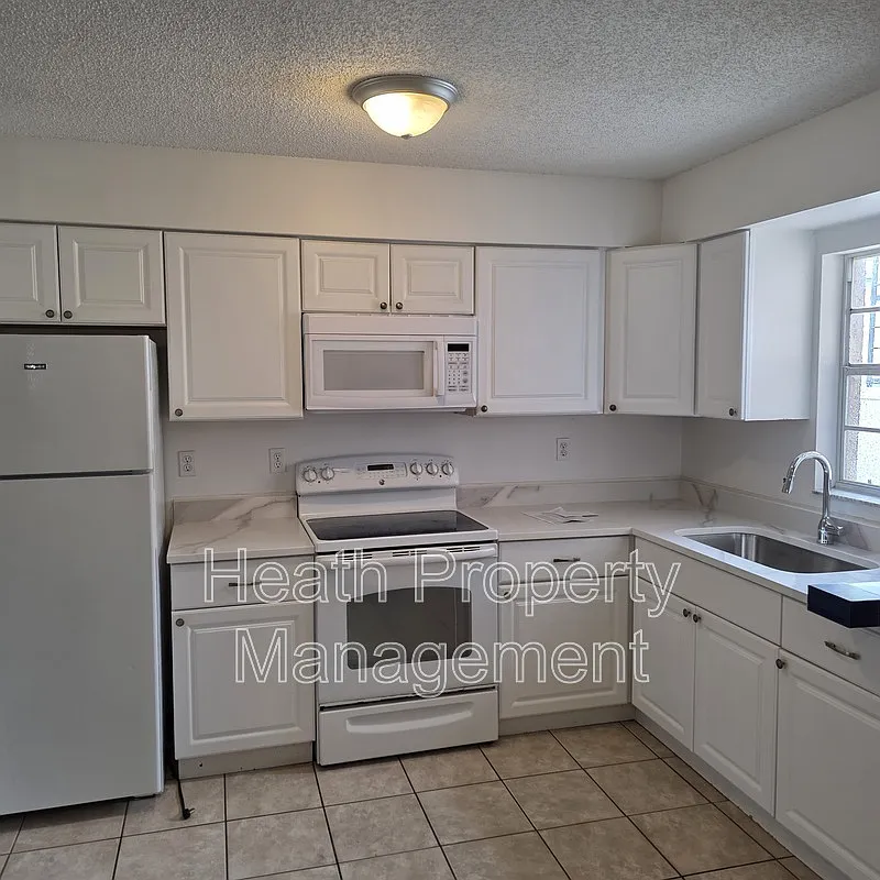 2 bed, 1.0 bath, 840 sqft, $1,795 — Photo 3
