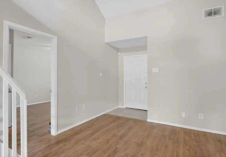 609 Trout St — Photo 5