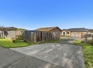 1291 Railroad Dr, McKinleyville, CA 95519