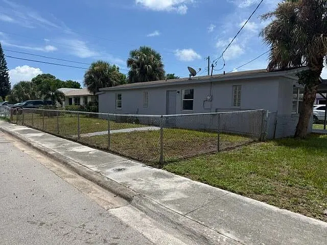 4 bed, 1600 sqft, $2,500 — Photo 2