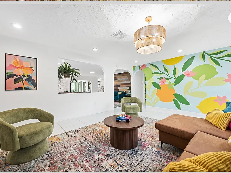1010 NW 76th Ave — Photo 10