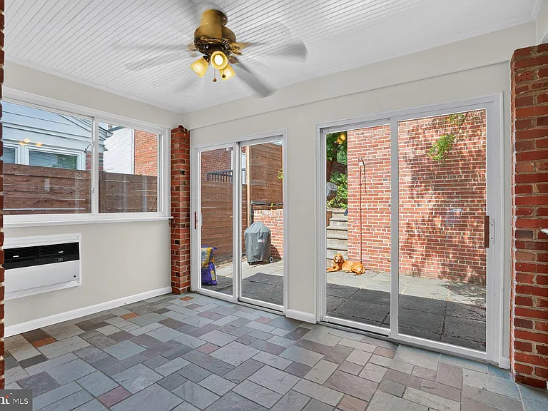 2333 Huidekoper Pl NW — Photo 11
