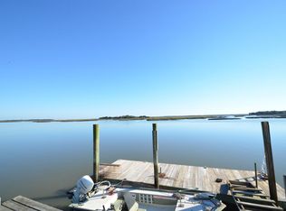 1045 W Oceanview Rd, Charleston, SC 29412