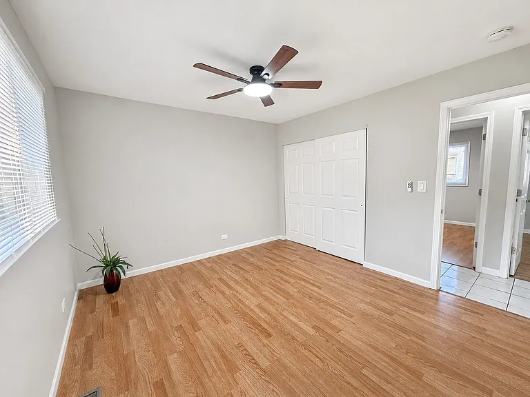 6847 Hawthorne Ln — Photo 15