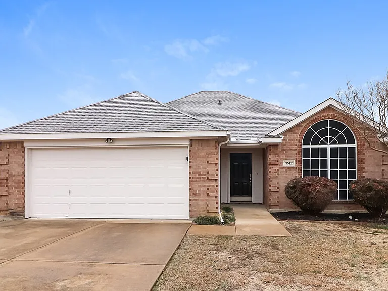 3512 Tommy Hays Dr — Photo 1