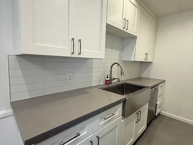 1020 6th St #I — Photo 3
