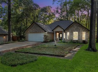 128 E Park Dr, Montgomery, TX 77356