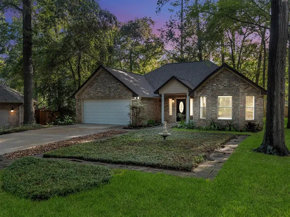 128 E Park Dr, Montgomery, TX 77356