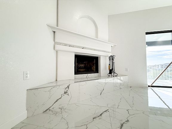 3rd image of 15869 E Ponderosa Dr