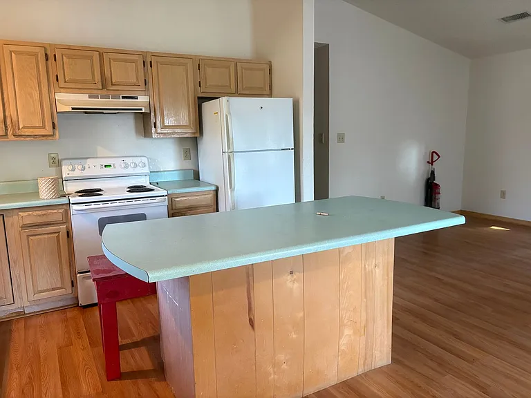 104 Lenwood Ct — Photo 3